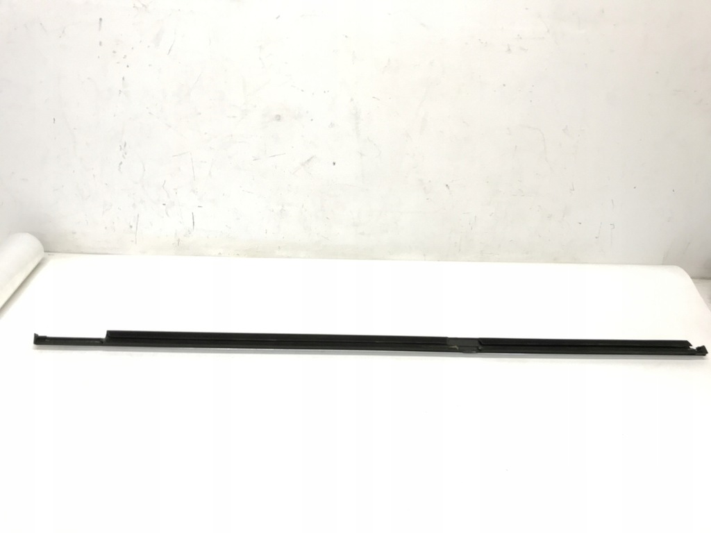 фото №7, Mercedes w213 молдинг уплотнитель дверь левый задняя