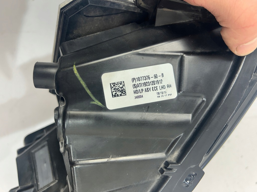 Купити Lampafull led ліва правий перед передній tesla 3 1077375-50-b 1077376-50-b