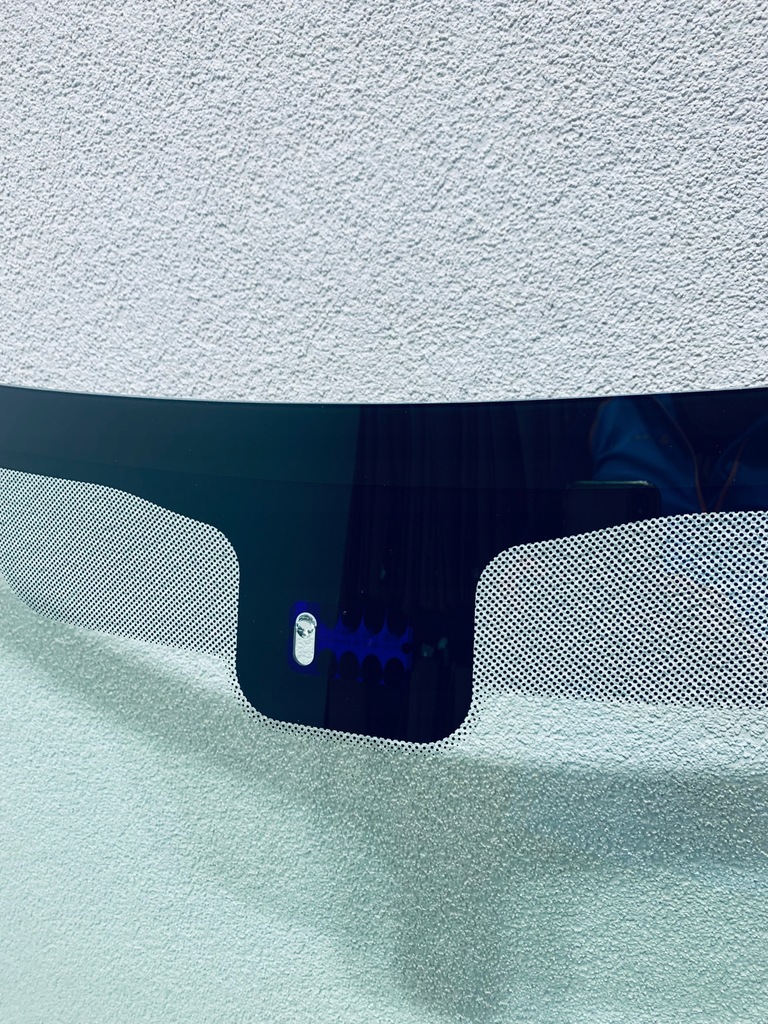 фото №2, Стекло лобовое mini 2006-2013 r56 clubman 2007-2014 r55 r57 датчик+ подогрев