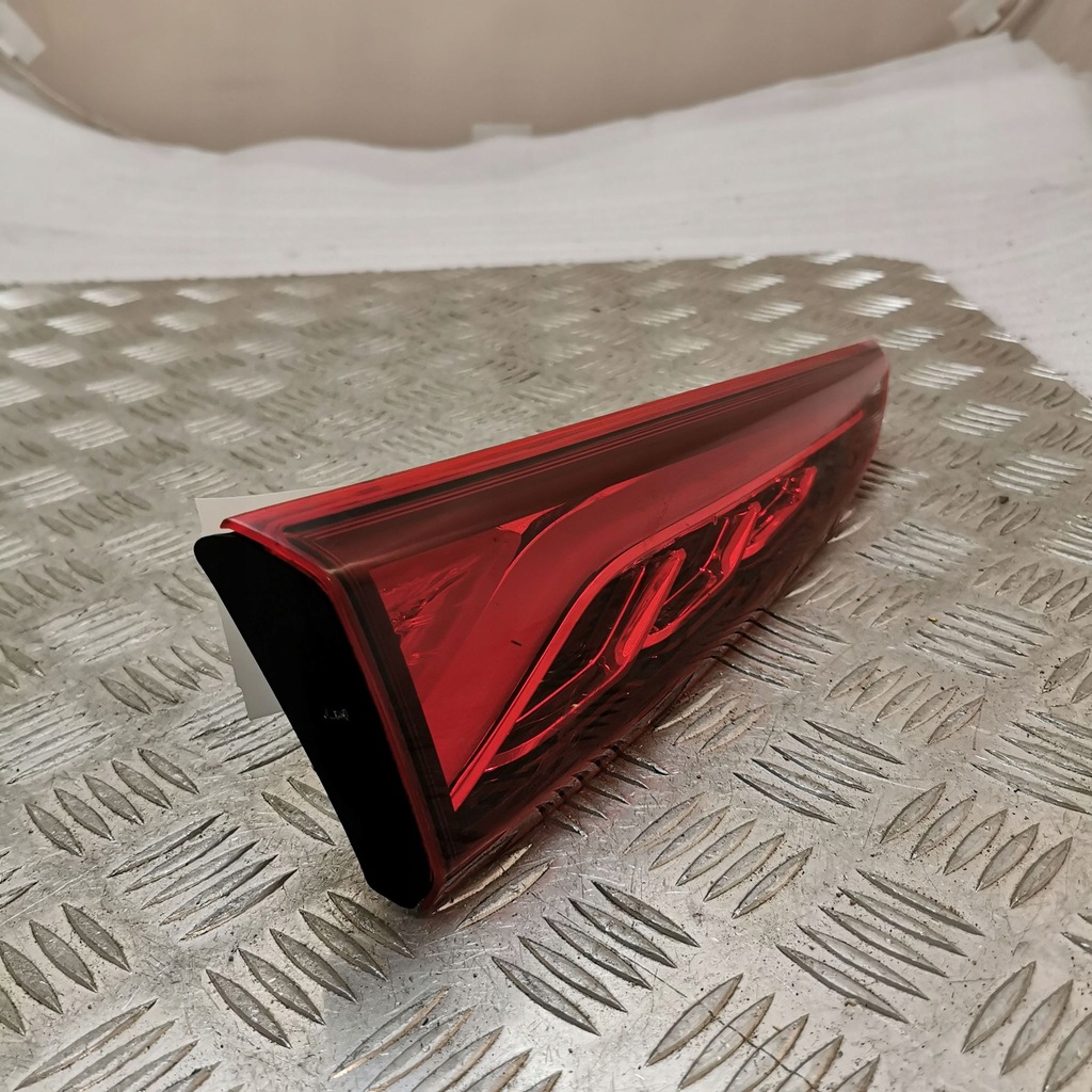 фото №6, Hyundai kona i 2020 левая сторона лампы задний крышки багажника 92403j91