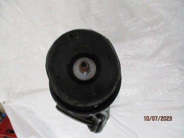 фото №11, Peugeot 2008 1.6 амортизационная стойка поворотный кулак амортизатор правый