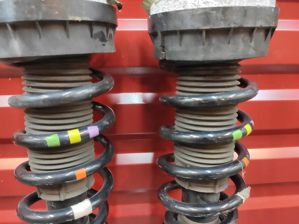 Jaguar xf 2 x260 3.0d амортизатор амортизаторна стійка правий ліве перед оригінал Доставка