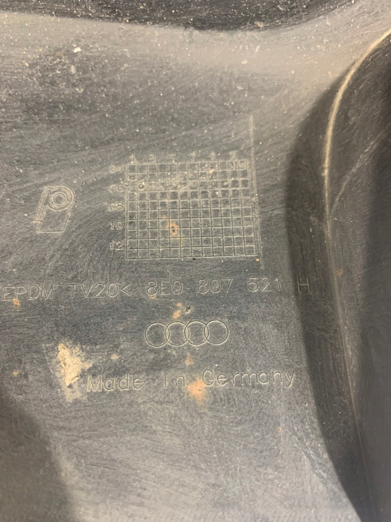 фото №11, Audi оригинальный номер 8e9807511j бампер задний