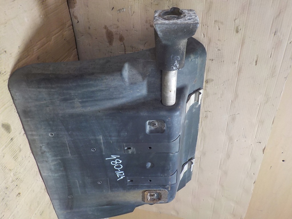 фото №3, Volvofh480 підкрилок праве задня