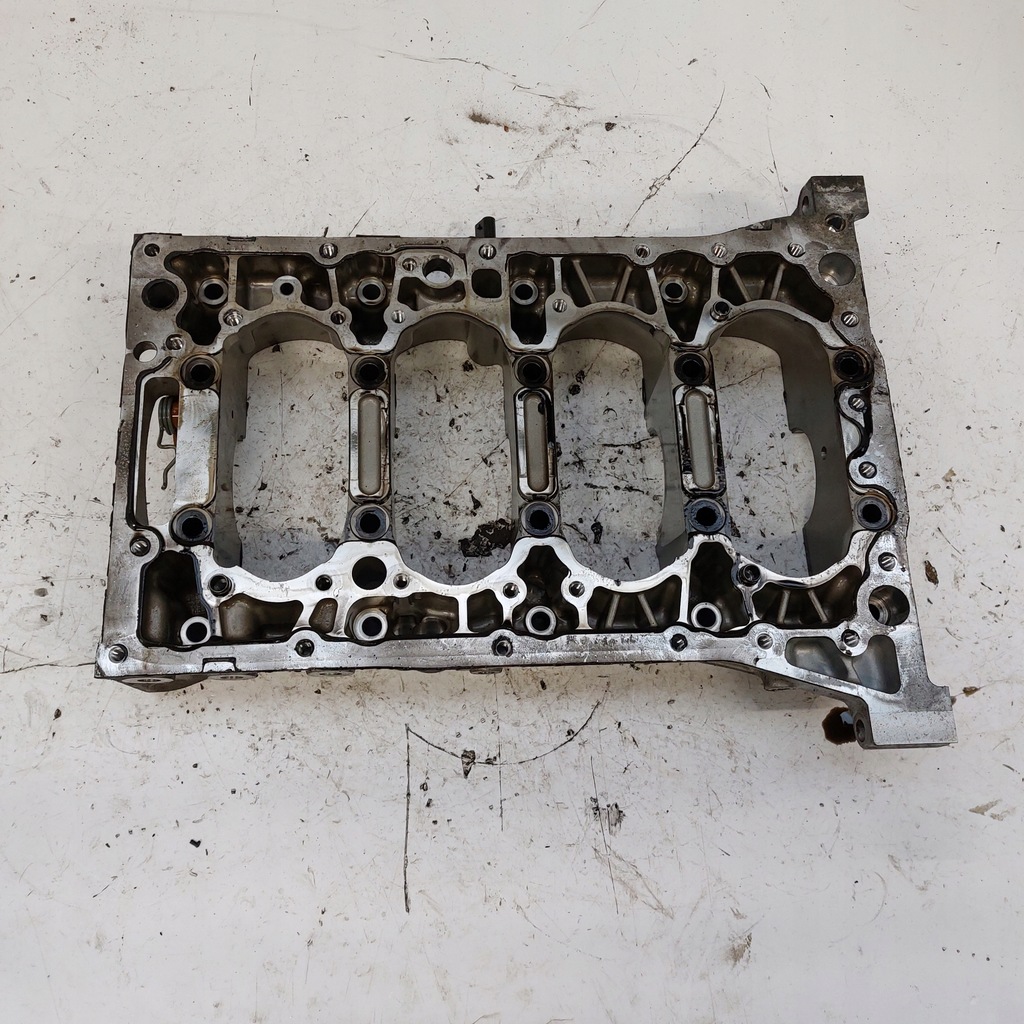 фото №10, Volvo v40 ii 2,0d d4204t14 основа блок двигуна 31401922