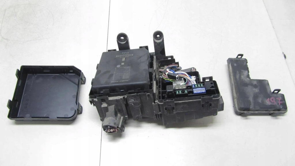 Купить Nissan qashqai j11 1.6 коробка предохранителей 13-17