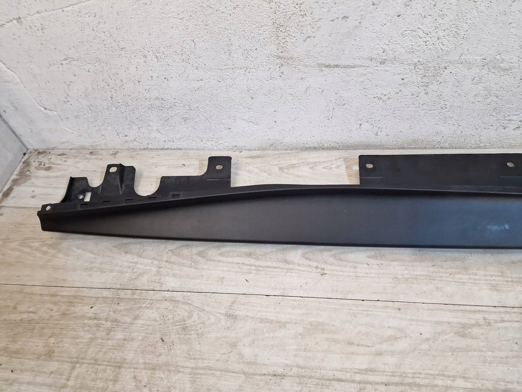 фото №2, Ferrari roma молдинг порог правая