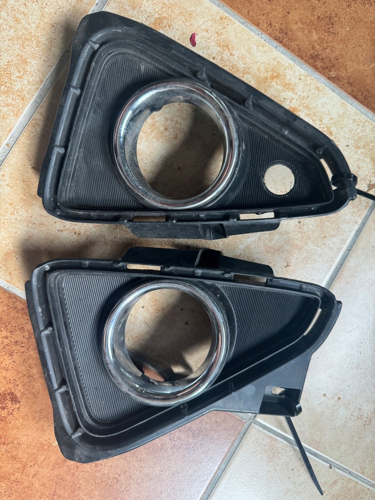 фото №1, Toyota rav4 rav-4 15-18 lift рамка решётка противотуманной фары оригинал