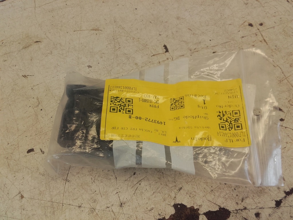 фото №1, Nowe кронштейн направляющая бампера левая tesla model y