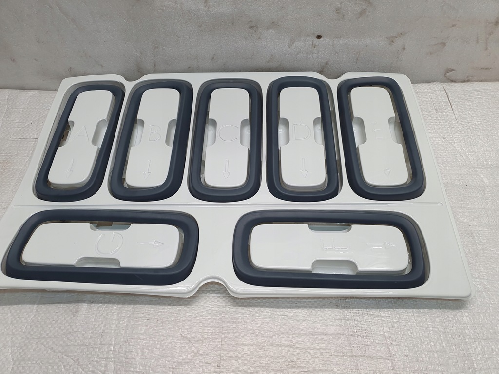 фото №1, Nowa рамка решітка радіатора решітка радіатора jeep renegade 15- 735712384