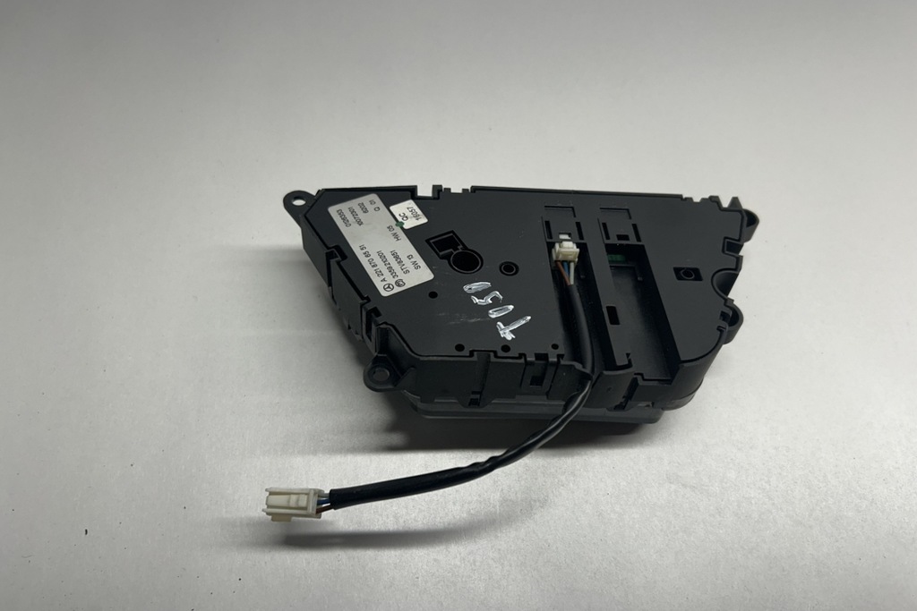 фото №10, Кнопки регулировки правого сиденье mercedes-benz s w221 a2218706551 3.0l