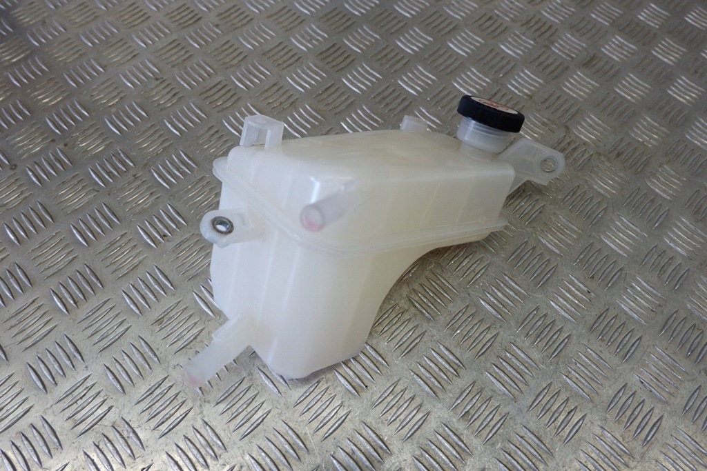 фото №7, Бак расширительный жидкость охлаждающий toyota prius plus _w4_ 1648028080