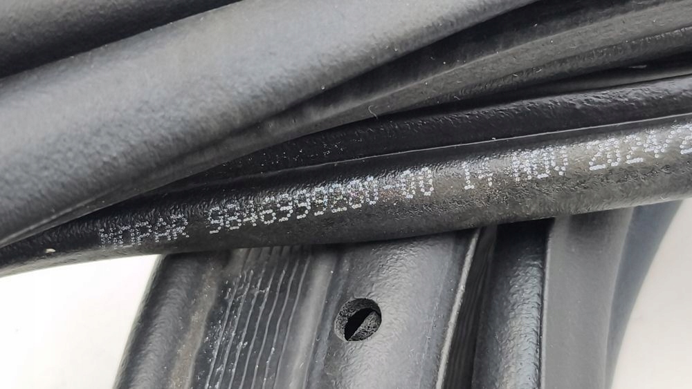 фото №7, Citroen c4 iii e-c4 2022 прокладка крышки багажника 9646999280