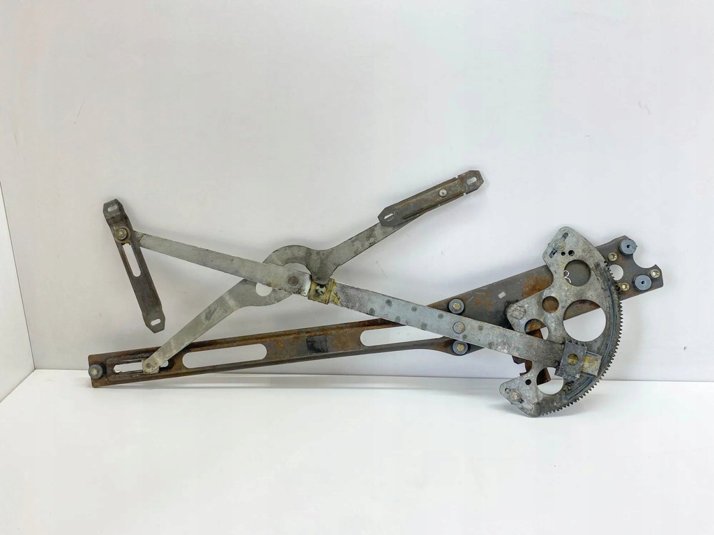 фото №1, Mercedes r107 sl slc механизм подъемник опускания стекло правый 1077200846