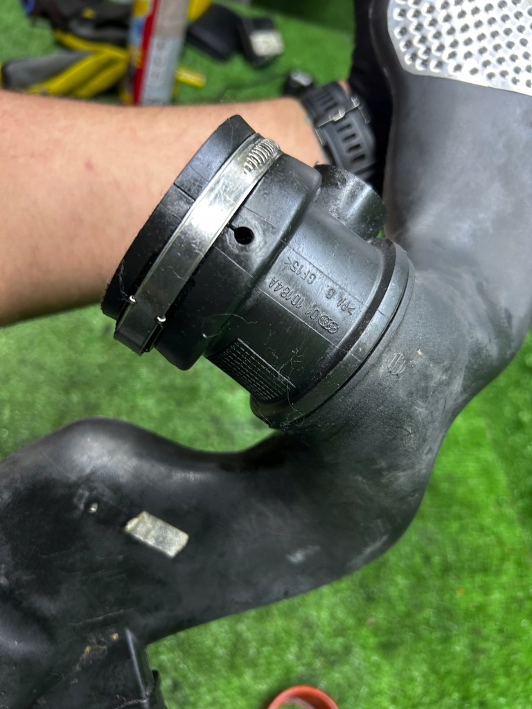 фото №12, Расходомер воздухозаборник воздуха mercedes 3.0 cdi v6 a6420943497