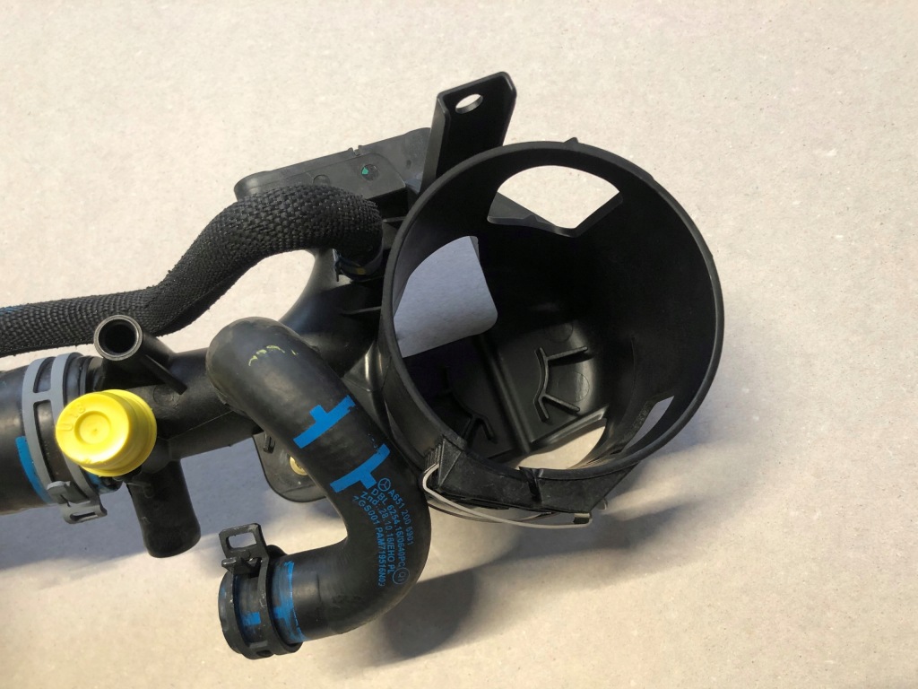 Mercedes корпус фильтра термостат 651 a6512002700 Недорого