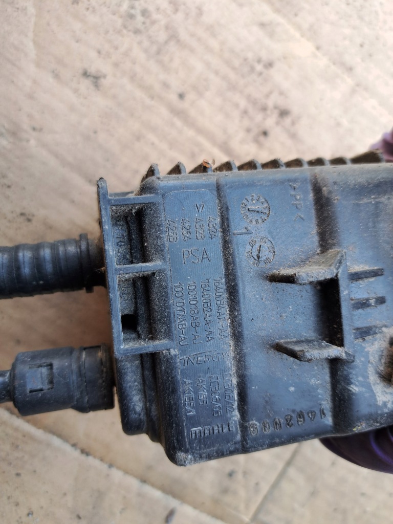 Фільтр вугільний 1.6 vti 120km citroen c3 picasso паров бензину 7640034aa в Україні