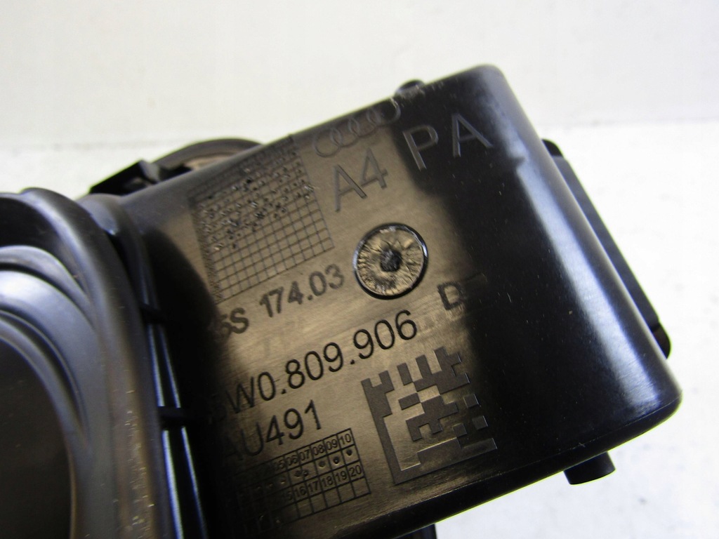 фото №9, Audi a4 b9 крышка заливной топлива 8w0809906d