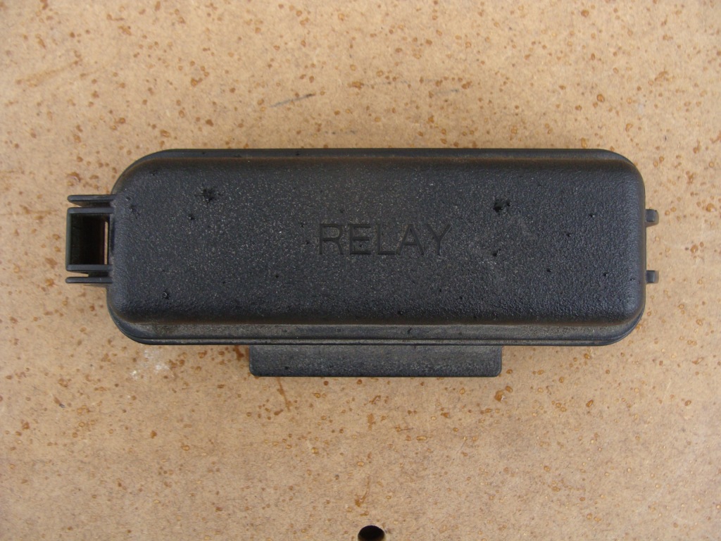 фото №1, Крышка корпус защита коробка предохранителей lexus is 300h