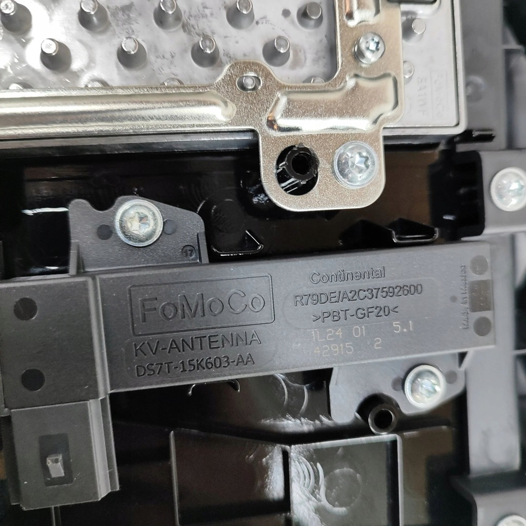 фото №9, Ford mustang mach-e 2022 кронштейн na кружка панели приборной панели