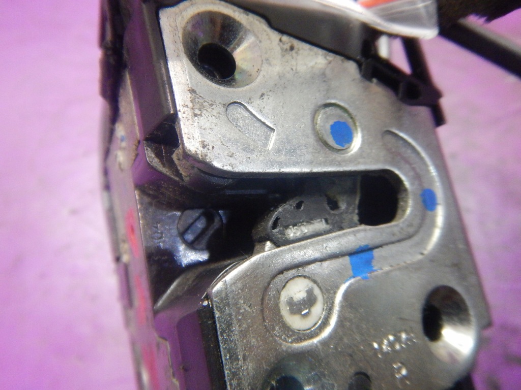 фото №4, Nissan micra k12 замок ручка перед правый 3 pin