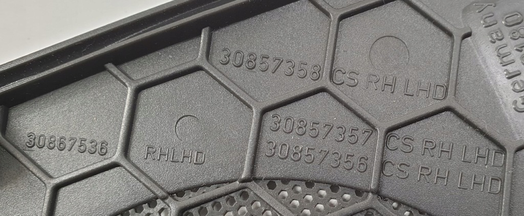 фото №4, Накладка динамика правый перед volvo v40