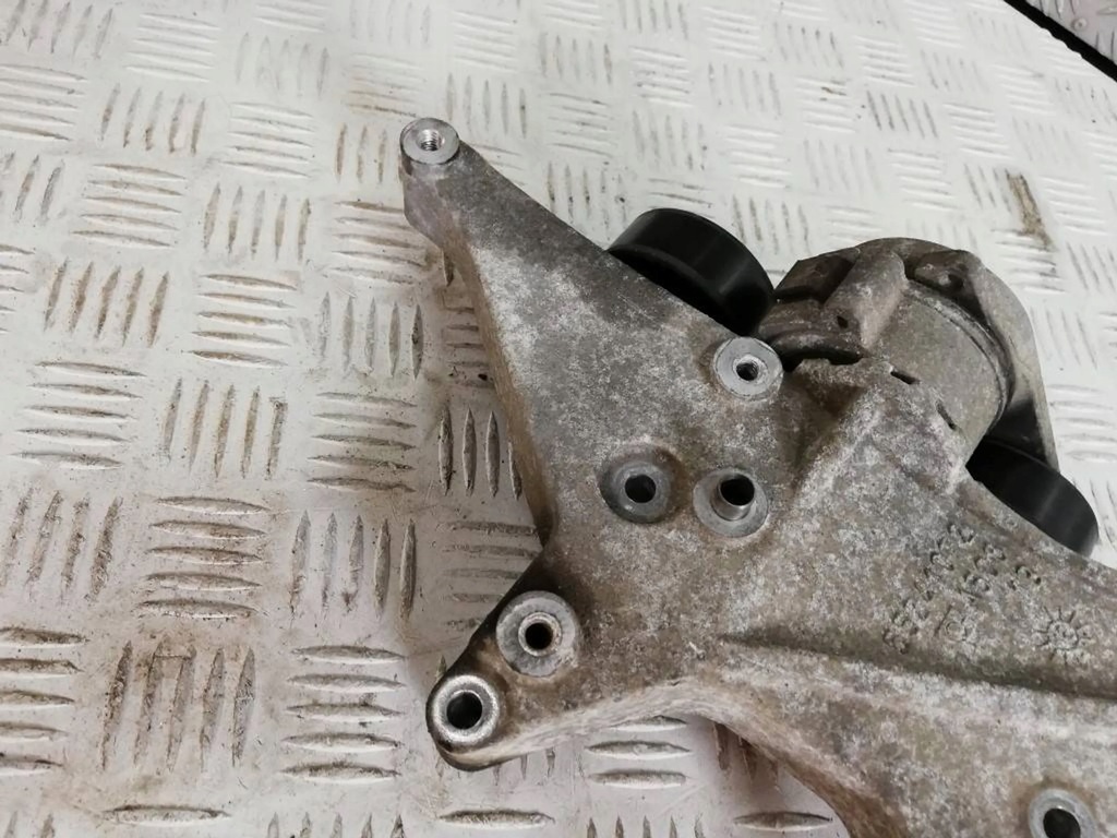 фото №2, Alfa romeo mito 0.9 кронштейн кронштейн генератора