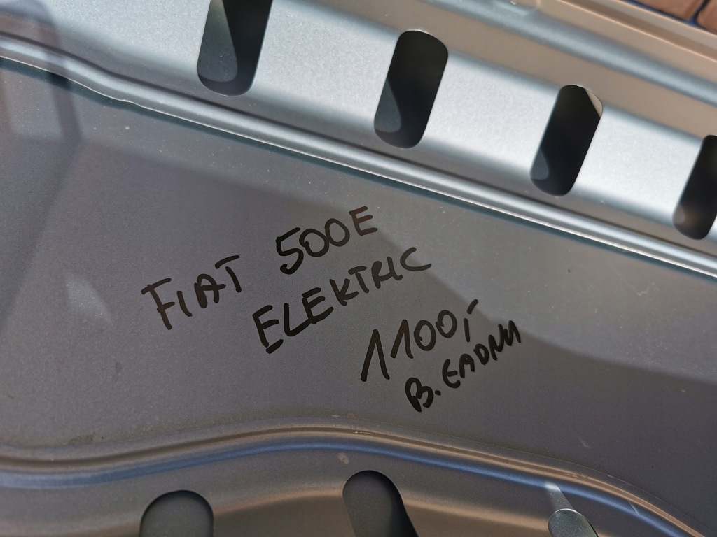 Fiat 500e elektric капот крышка двигателя хорошее состояние Цена
