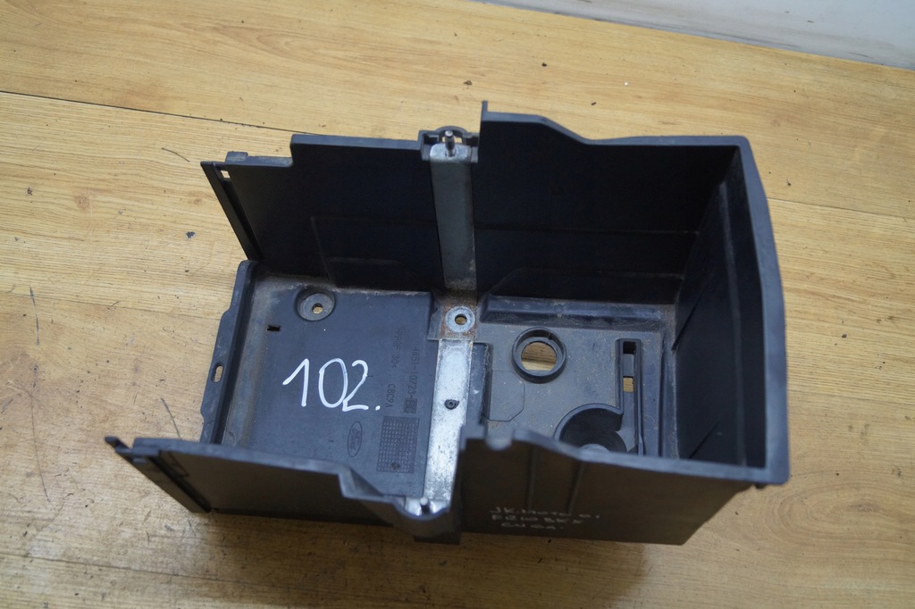 фото №1, Ford kuga основание аккумулятор