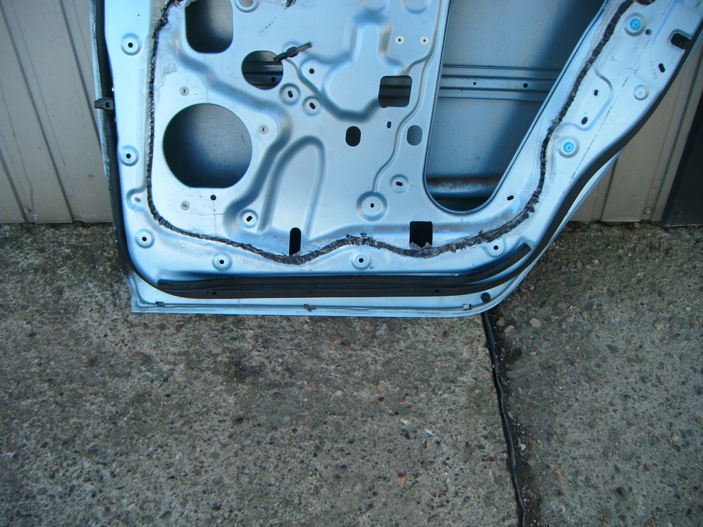 фото №8, Grandis 03-11 lak t35 дверь правое задние