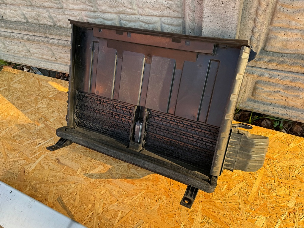 фото №13, Volvo ex30 балка бампера перед повітропровід повітря org