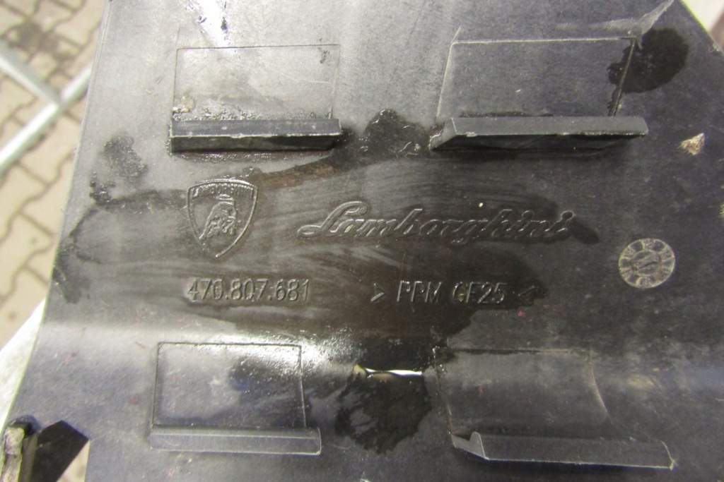 Решётка заглушка левая бампер перед lamborghini aventador roadster 11- Недорого