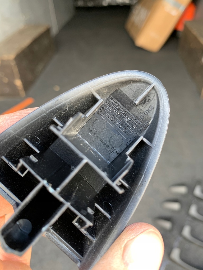 фото №2, Ford transit courier 2017- ручка двері зовнішня