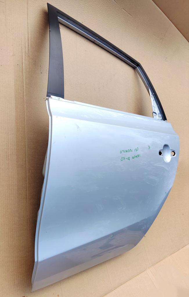 фото №7, Hyundai i30 дверь задние левая kombi 07-12