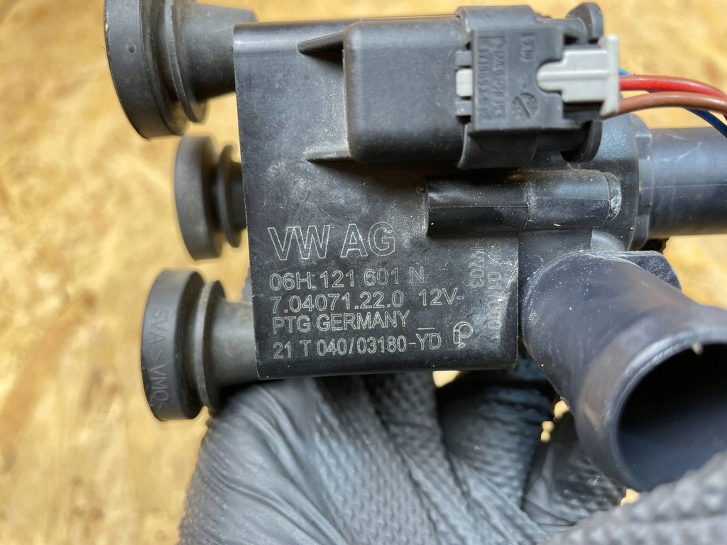 фото №10, Дополнительная насос wody audi a4 b8 a5 8t 06h121601n