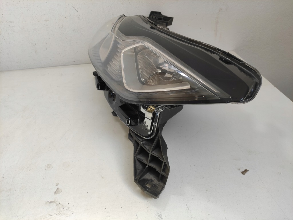 фото №2, Ds3 crossback лампа фара права 9820840580