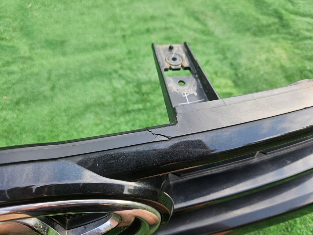 фото №10, Решётка радиатора решётка радиатора бампера перед toyota hilux viii 20-