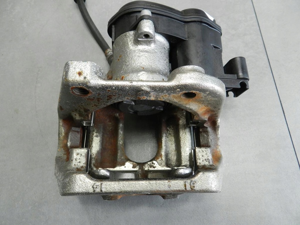 фото №5, Bmw 5 f10 520i супорт лівий задня