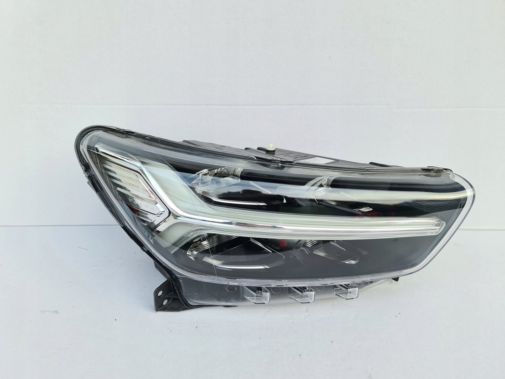 фото №1, Volvo xc40 лампа full led правая 31655636