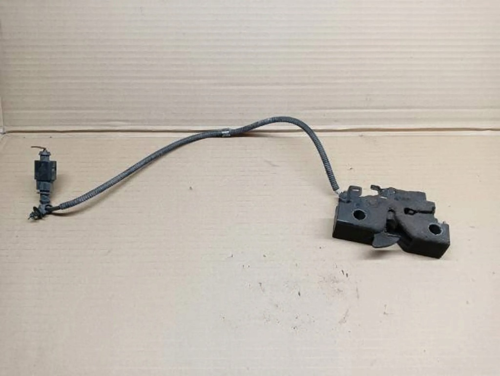 фото №1, Vw caddy 16r 2k5 замок капот 2k5823509f