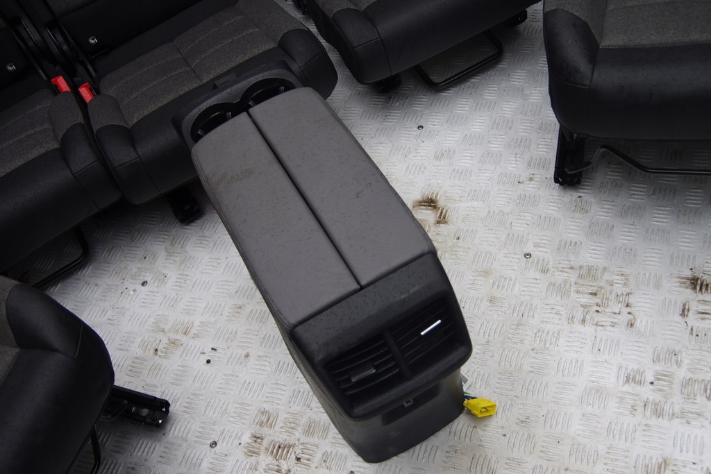 фото №6, Kompletny набор сидений + обшивки дверь с citroën c5 aircross сиденья