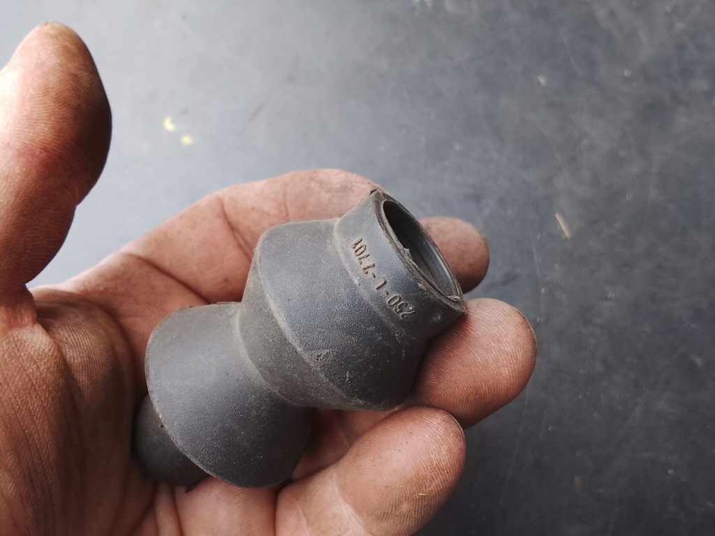 Fiat 125p 126 polonez skoda vw żuk nysa гумовий елемент накладка оригінал prl нова Київ