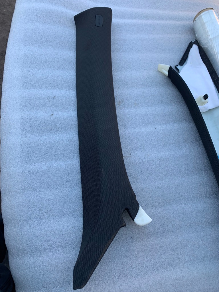 фото №1, Захист обшивка стійка a права audi q3 8u 8u0867234 s-line