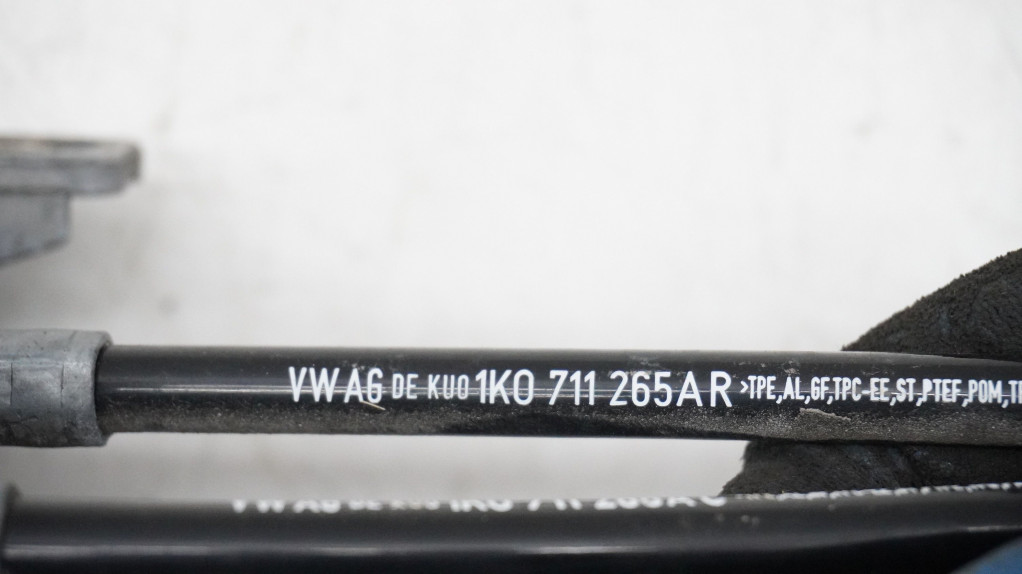 фото №7, Домкрат выборщик передач skoda yeti 2.0 tdi 1k0711049ch 1k0711265ar