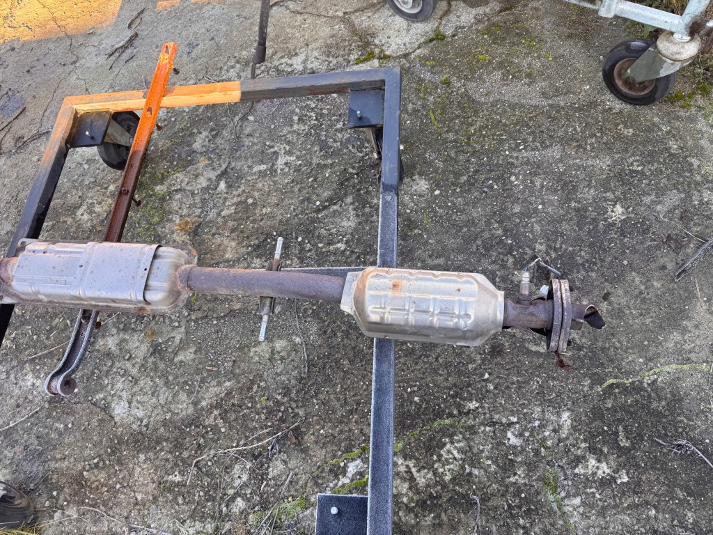 Mazda cx-3 2,0 b 4x4 гасник труба Доставка