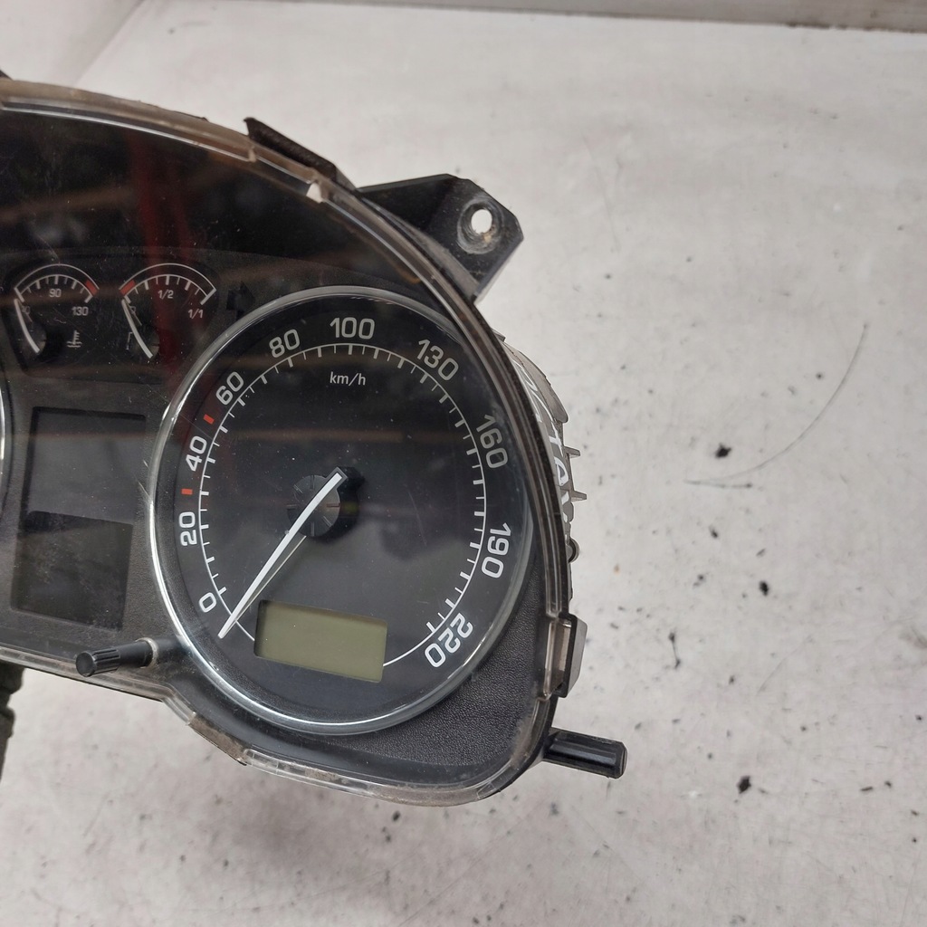 фото №16, Skoda octavia 1,9tdi счетчик приборы 1u0920820g