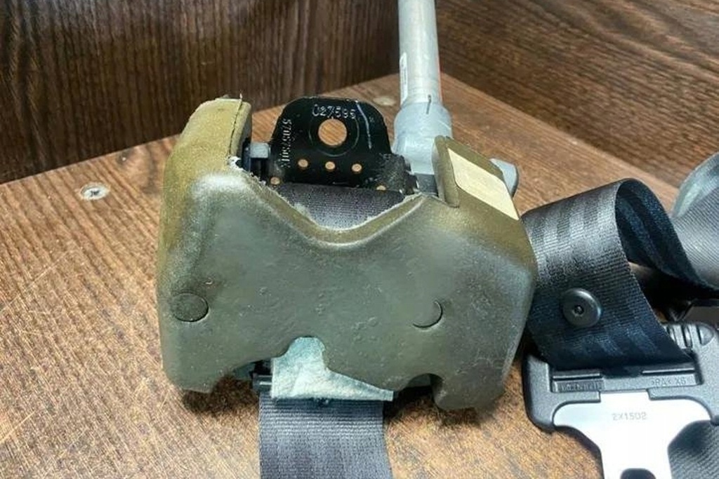 фото №13, Pas безпеки задній правий volvo s40 ii ms 30661797 2.0l дизель 100kw