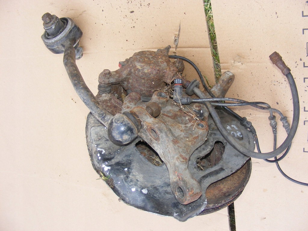 фото №15, Mercedes w203 c220 ступиця передня поворотний кулак ліва