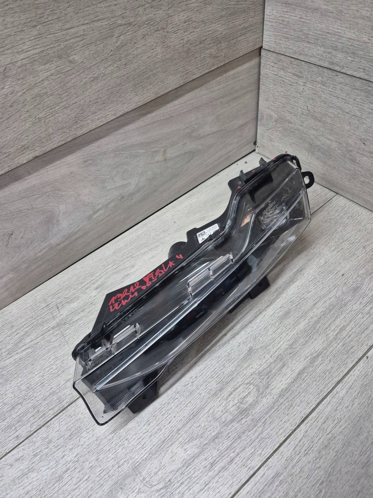 Купити 13212. tesla y led лівий перед 1507932-10-c