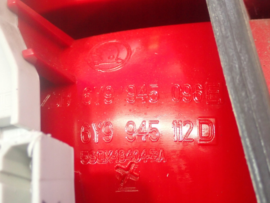 фото №6, Skoda fabia i 04-07 lift лампа задняя правая молдинг 6y9945112b